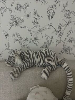 Jellycat large sasha snow tiger